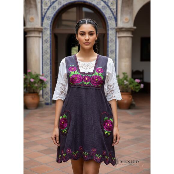 Mexican Folkloric apron embroidered  one of a kind HEART pockets - Picture 1 of 10